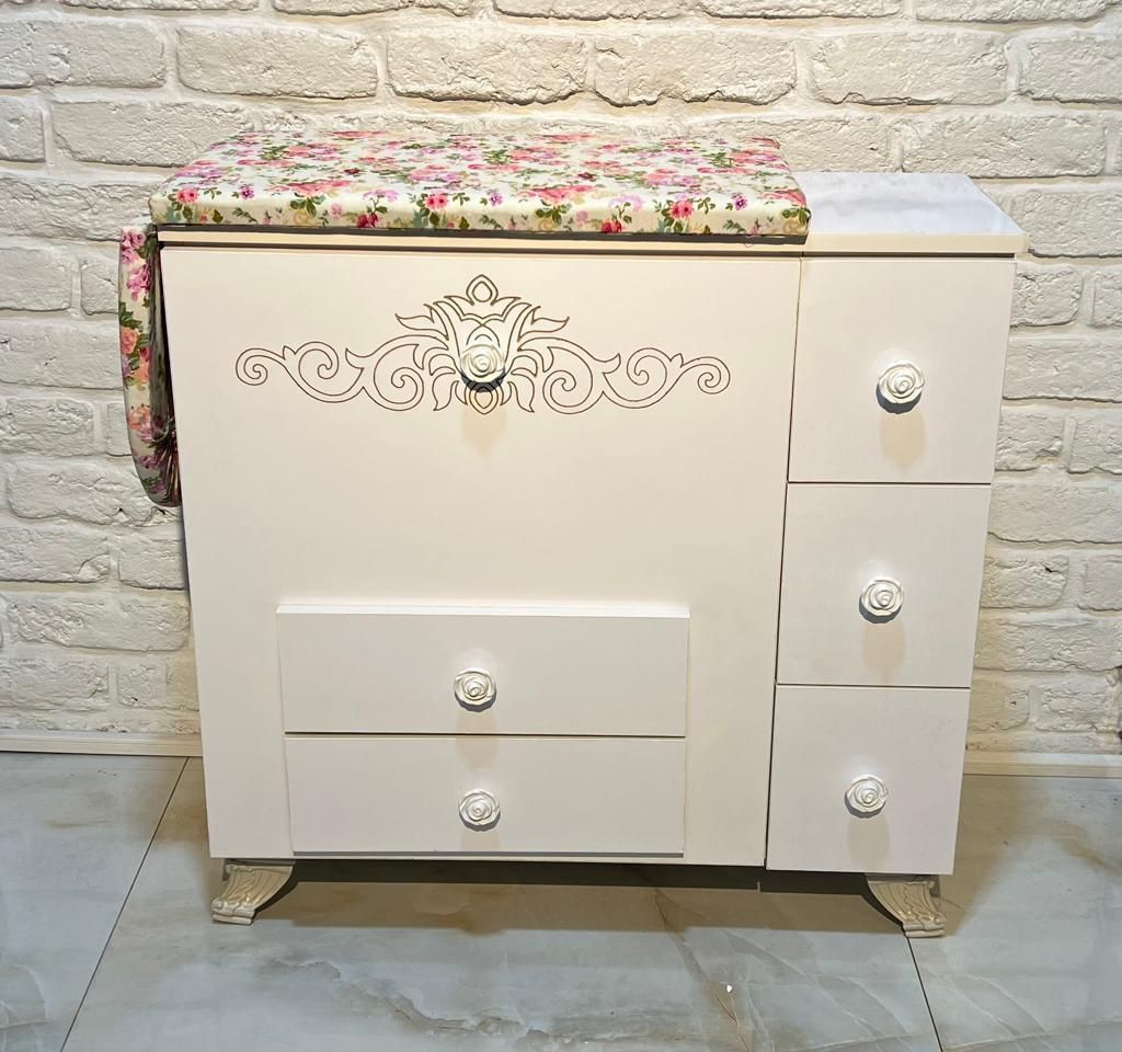 میز چرخ و اتو چوبی سفید آسانسوری پنج کشو شیک و مدرن و کاربردی دوباره مناسب جهیزیه و مصرف خانگی